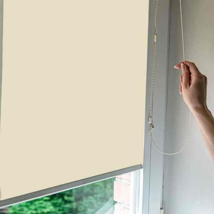 lavado de cortinas roller black out